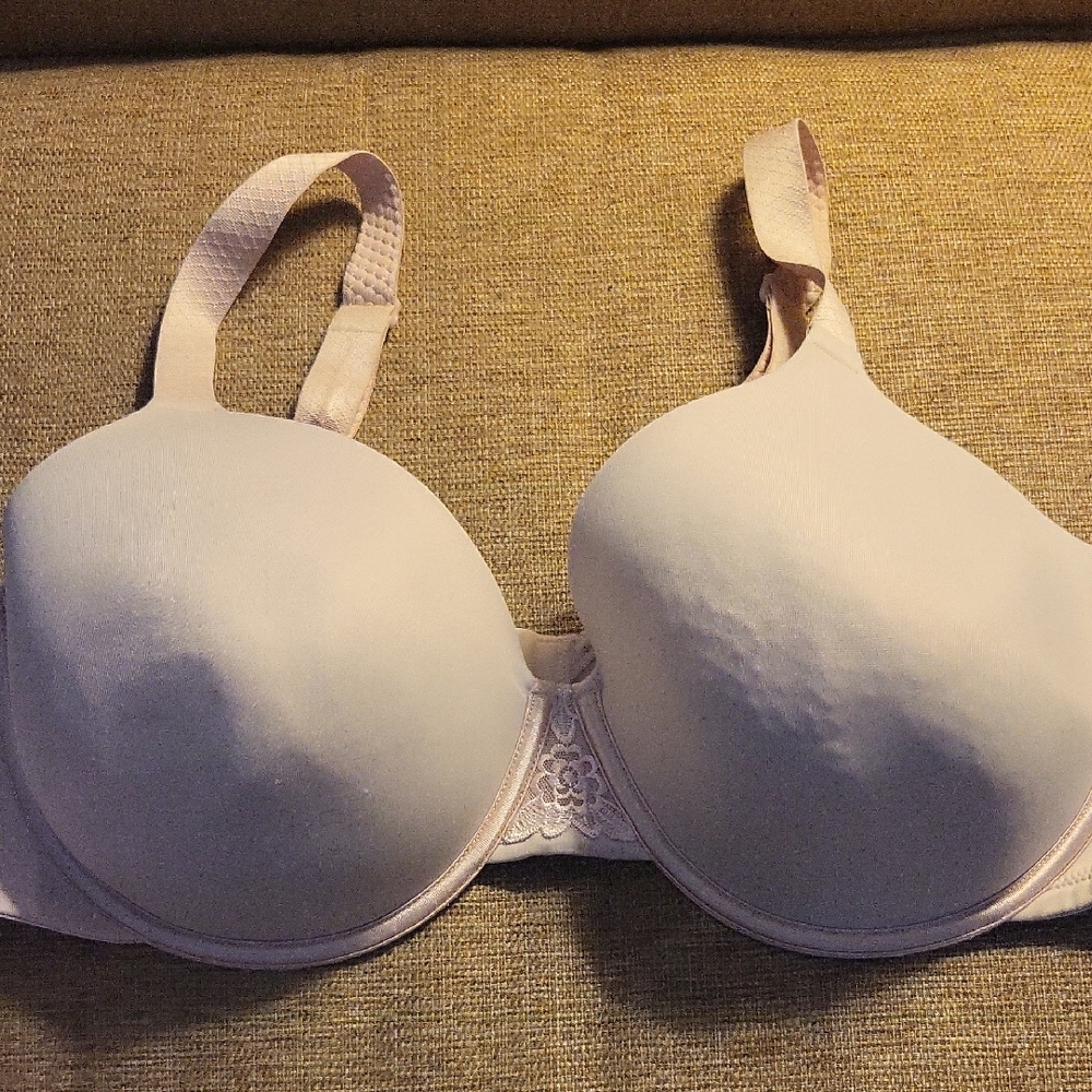 42 D Vanity Fair Underwire Bra